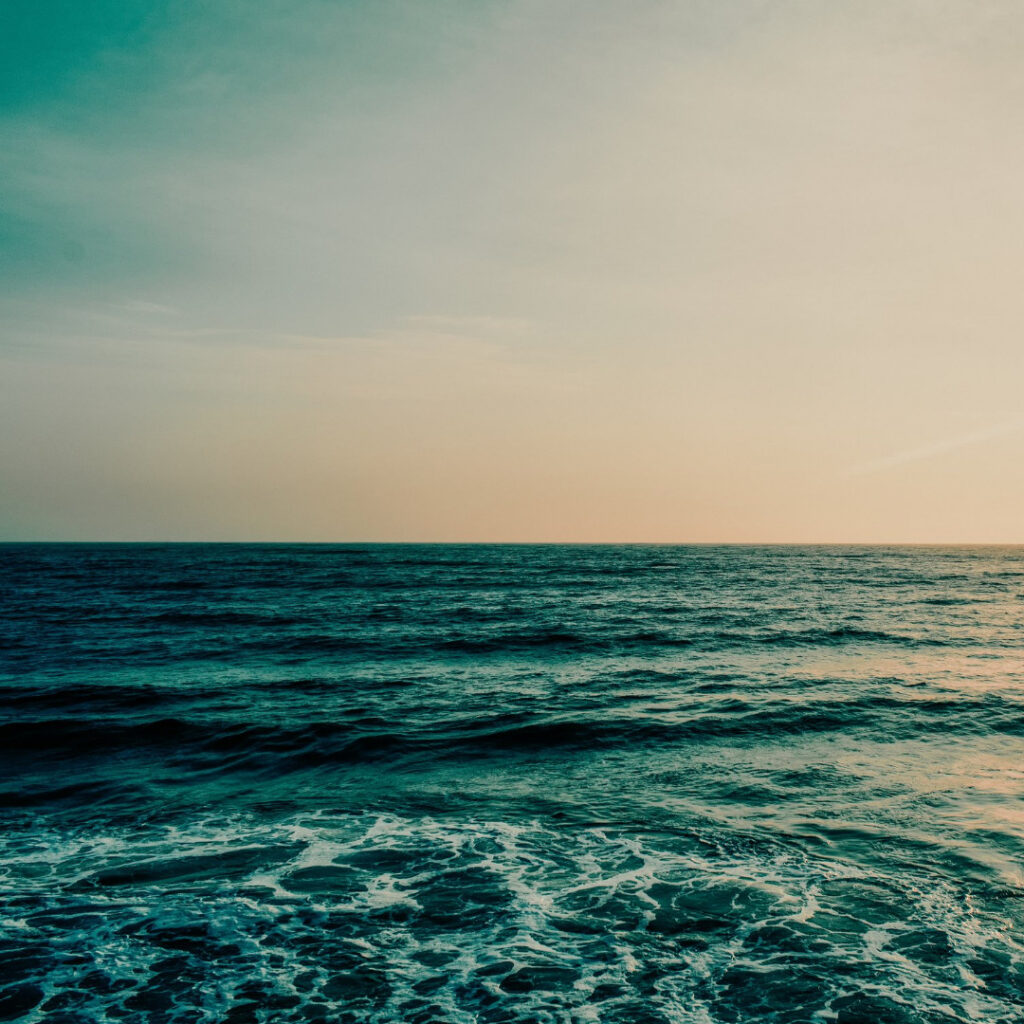 海の写真　海洋散骨のイメージ写真