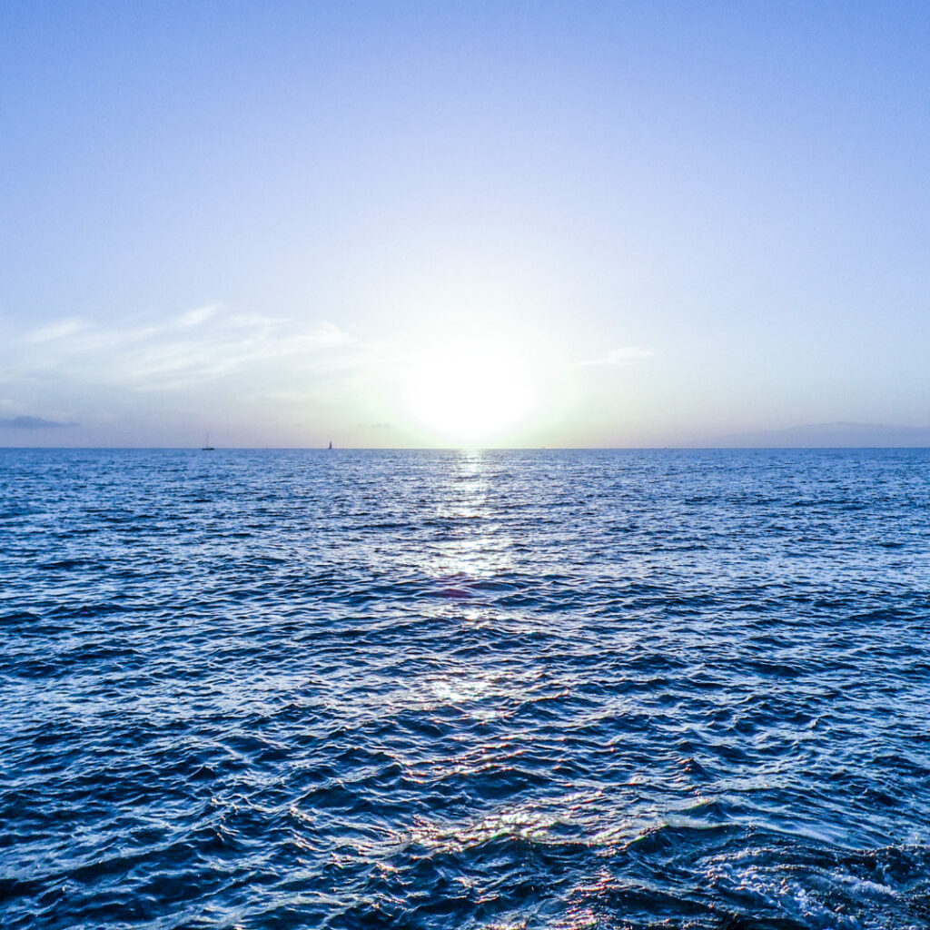 海の写真　海洋散骨のイメージ写真