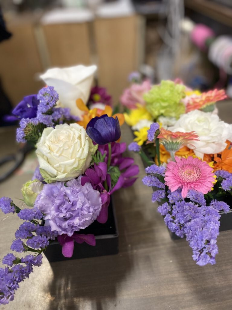 海洋散骨で使用する献花の写真